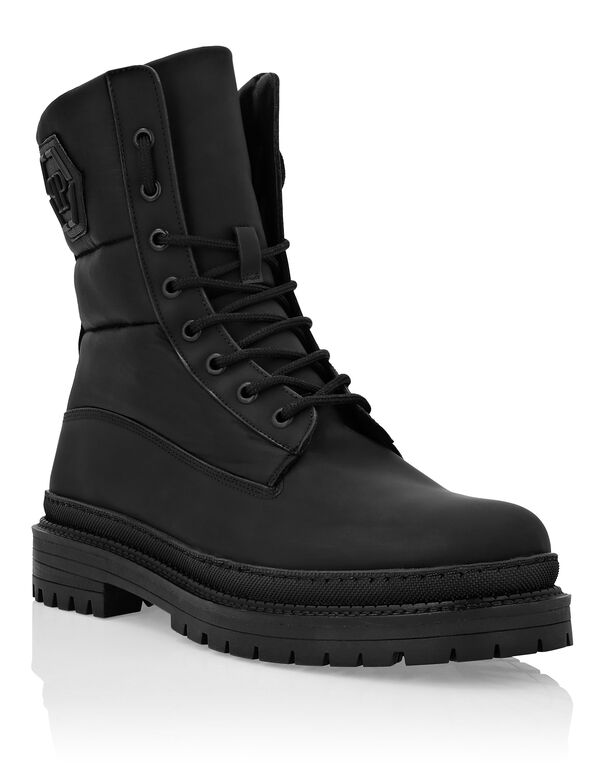 Boots Mid Flat Hexagon black
